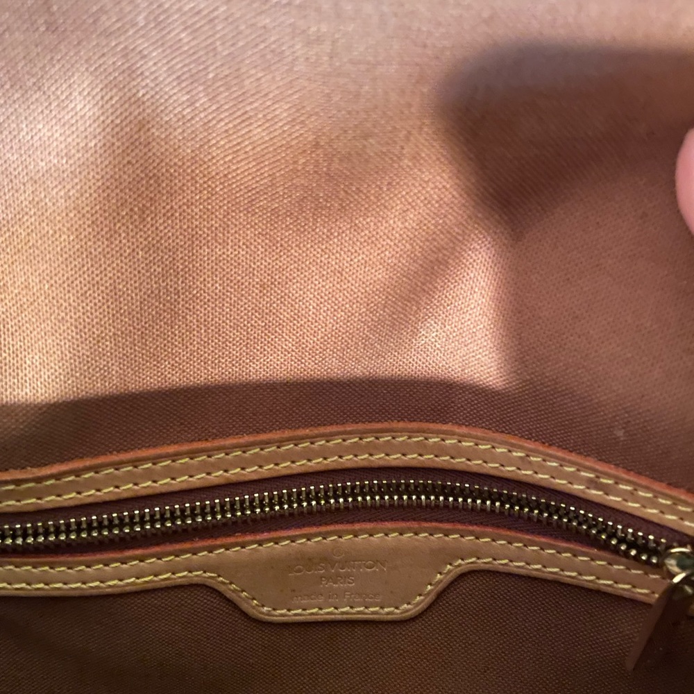 % Authentic Louis Vuitton In The Loop. - image 4